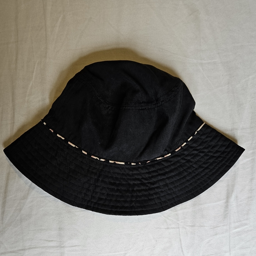Reversible Black Or Animal Print Bucket Hat